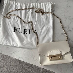 Furla White Leather Crossbody Shoulder Bag with Gold Chain